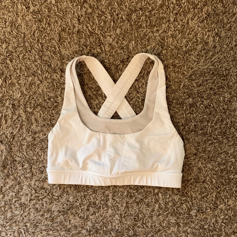 Lululemon sports bra size 4